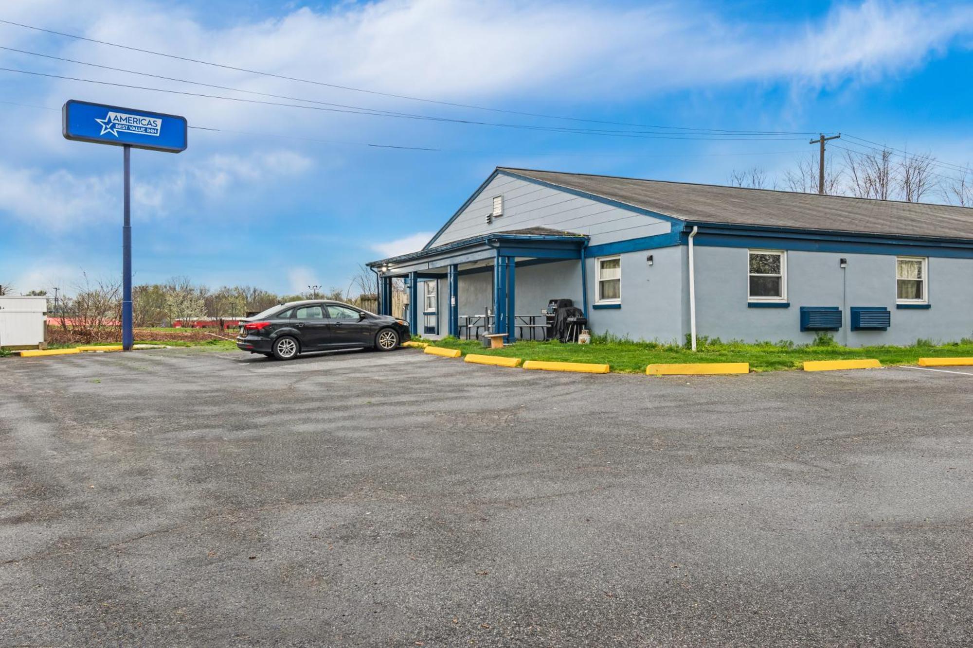 Americas Best Value Inn Carlisle Exterior photo